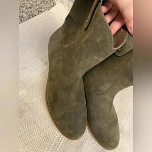 G.H. Bass Cynthia suede booties size 9